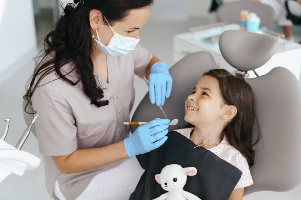 Best Dentist Open on Weekends  in Broxton, GA